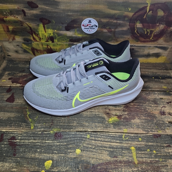 Men Nike Air Zoom Pegasus 40 Wolf Grey Volt DV3853-004 shoes sz 11 new - Picture 3 of 8